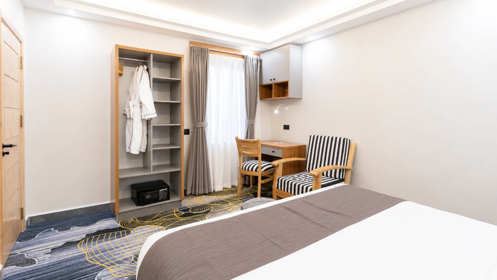 One bedroom extra bed and closet (1)